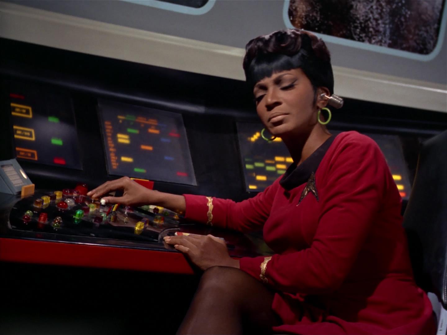 ariane179254_StarTrek_2x17_APieceOfTheAction_1215.jpg