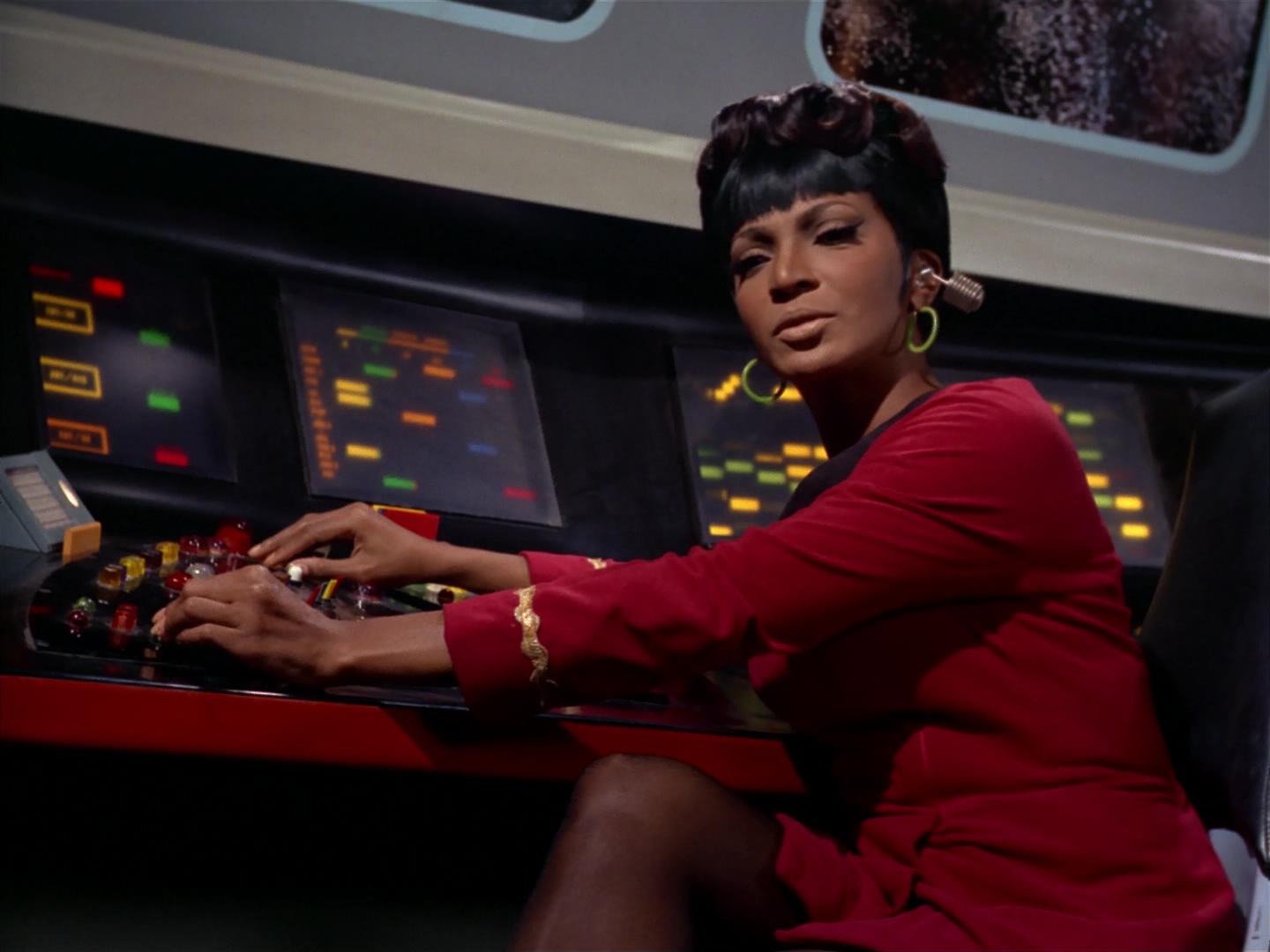 ariane179254_StarTrek_2x17_APieceOfTheAction_1216.jpg