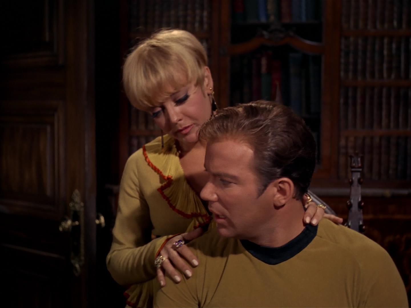 ariane179254_StarTrek_2x17_APieceOfTheAction_1326.jpg