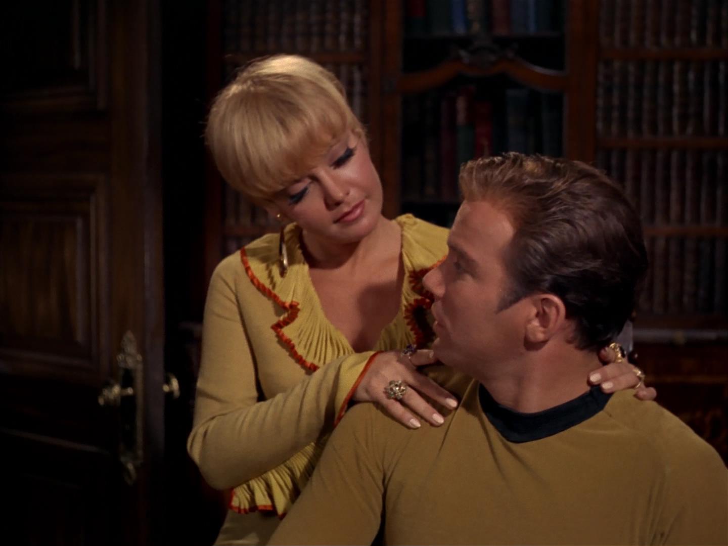ariane179254_StarTrek_2x17_APieceOfTheAction_1327.jpg