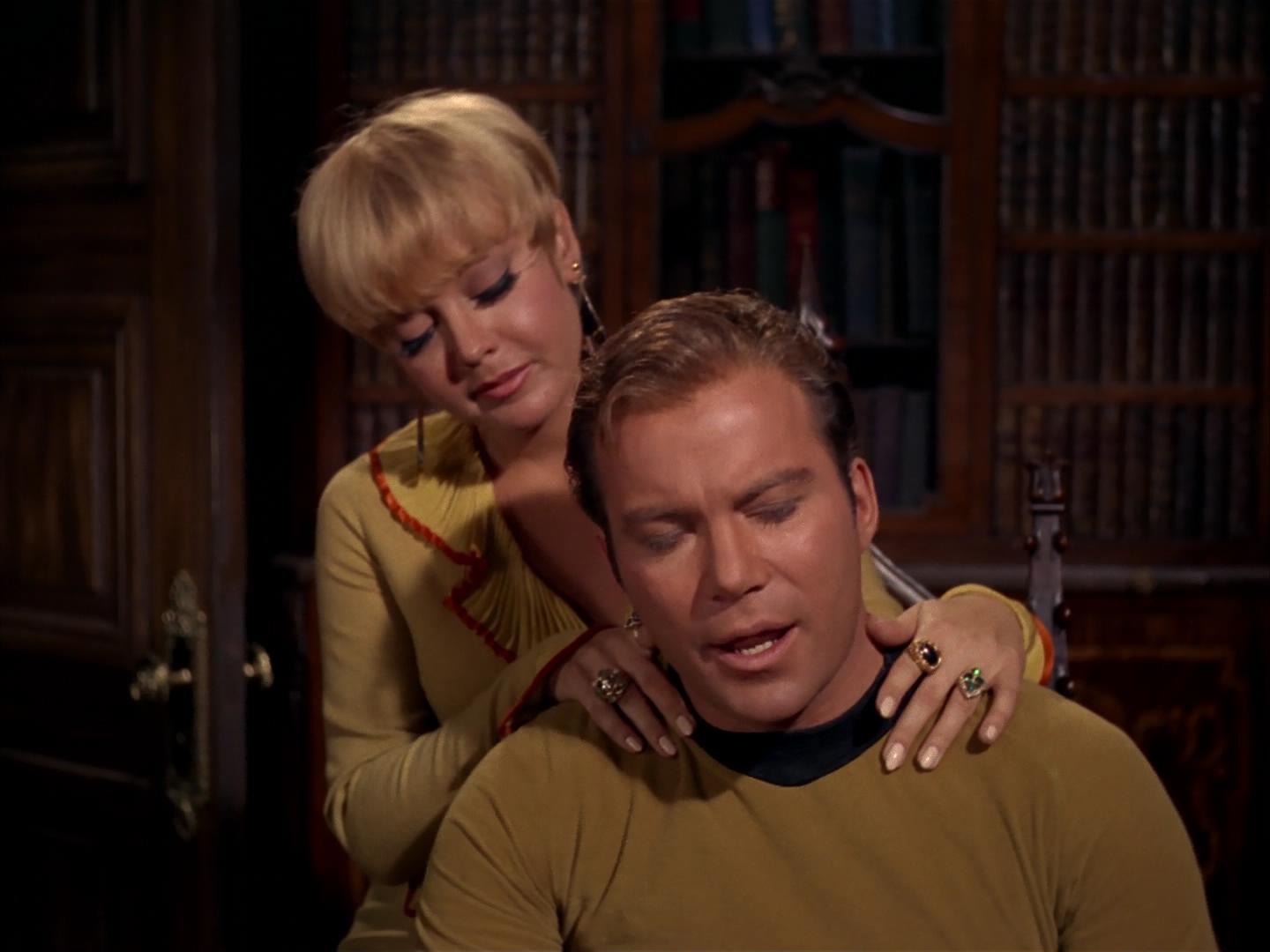 ariane179254_StarTrek_2x17_APieceOfTheAction_1352.jpg