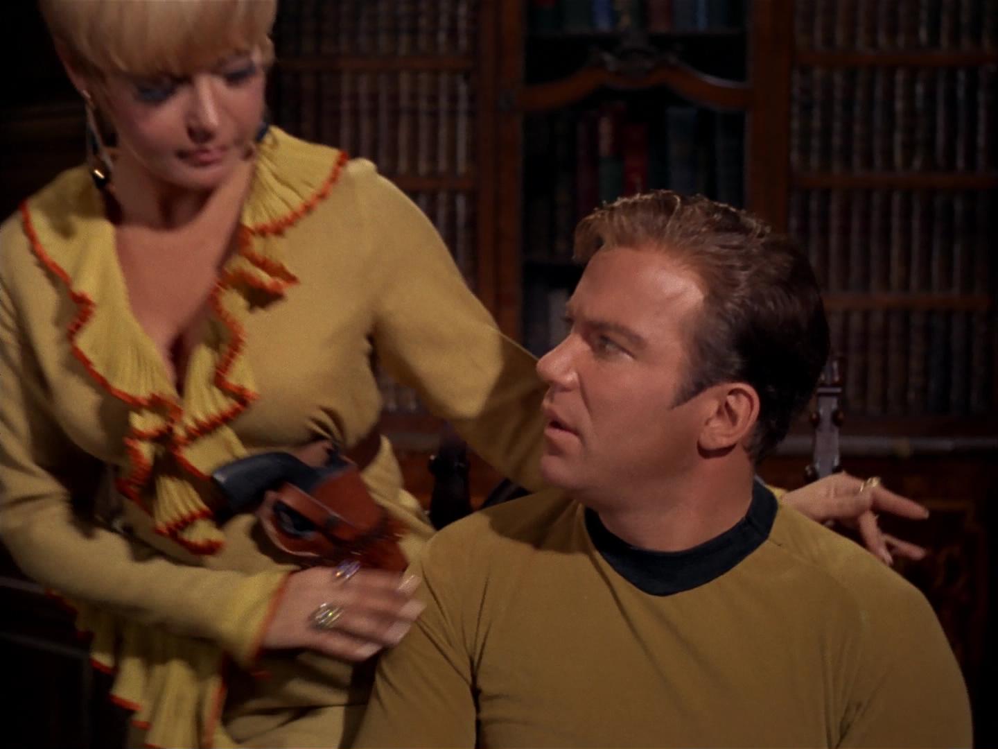 ariane179254_StarTrek_2x17_APieceOfTheAction_1376.jpg