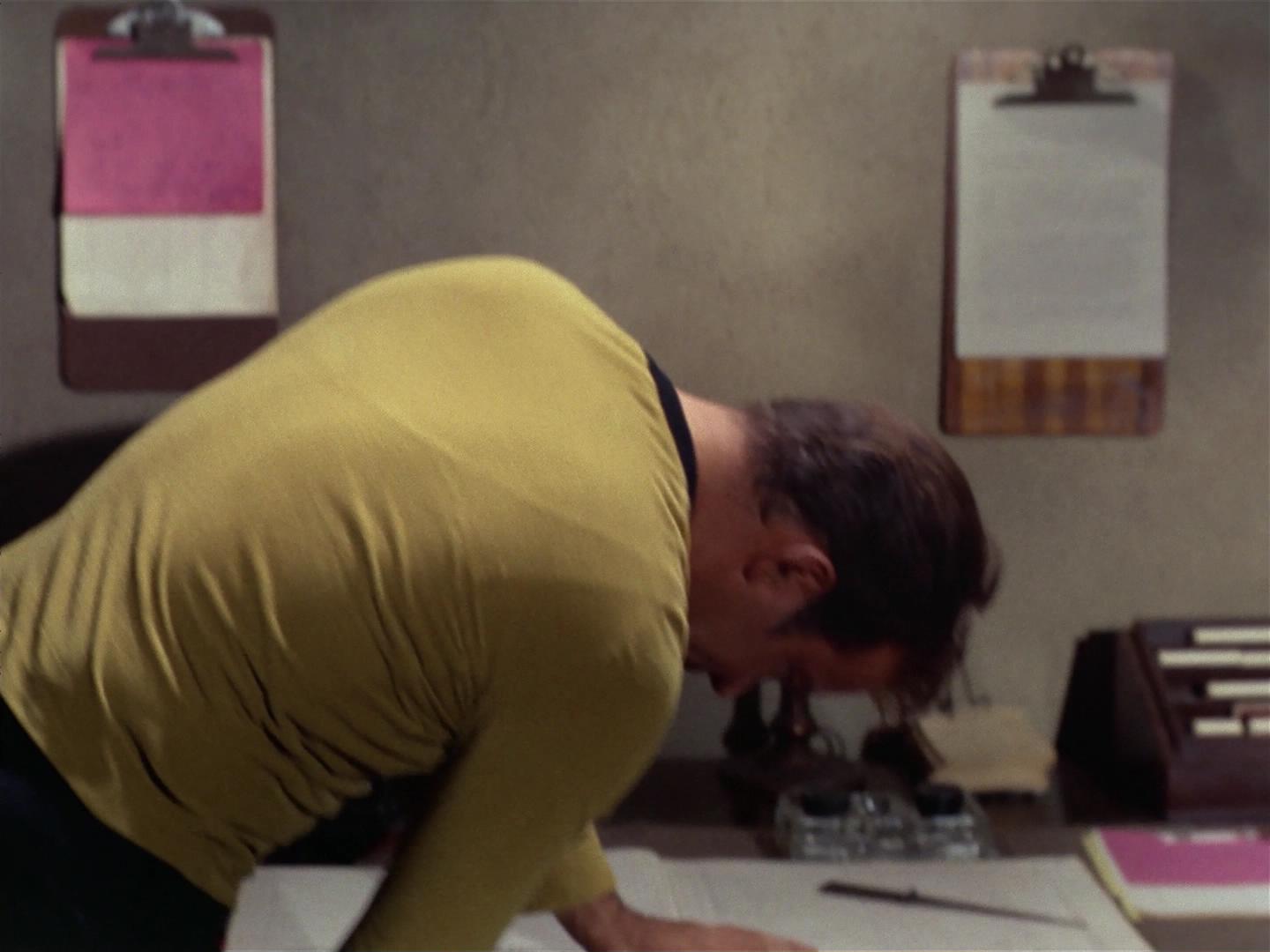 ariane179254_StarTrek_2x17_APieceOfTheAction_1443.jpg