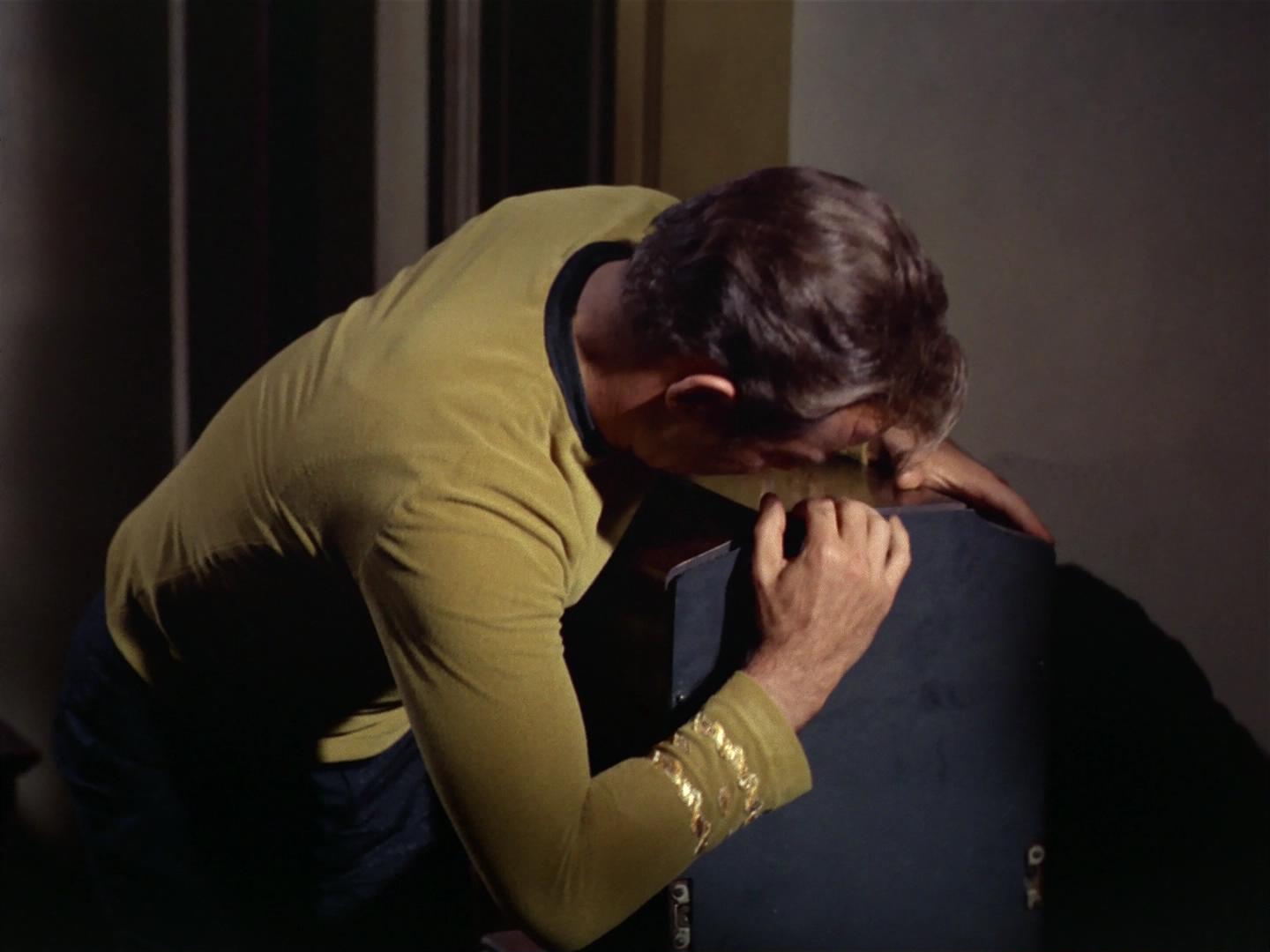ariane179254_StarTrek_2x17_APieceOfTheAction_1463.jpg