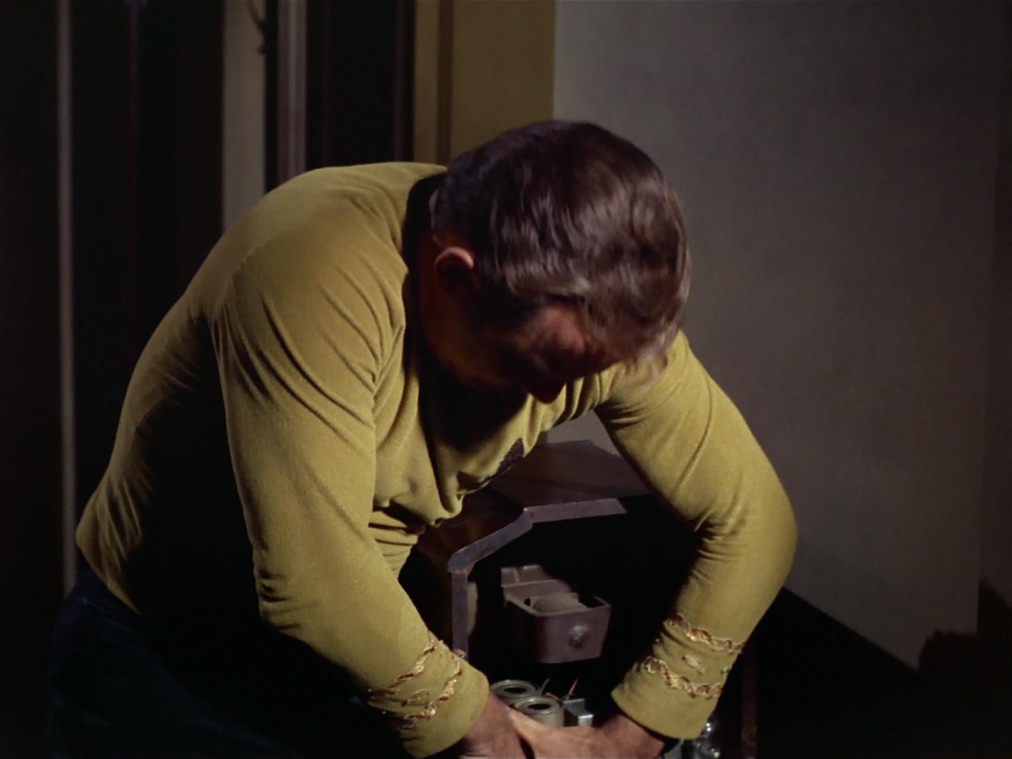 ariane179254_StarTrek_2x17_APieceOfTheAction_1476.jpg
