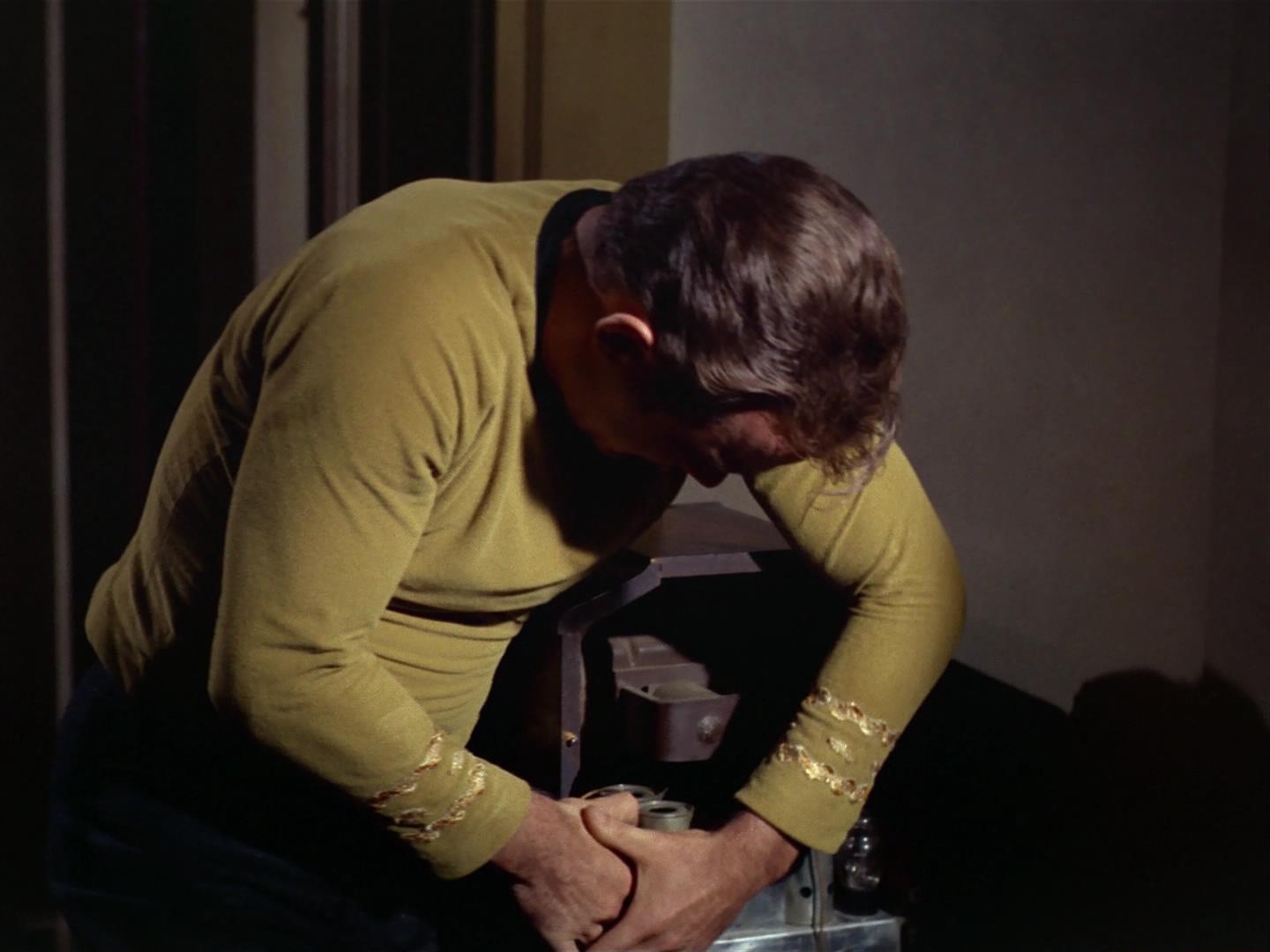 ariane179254_StarTrek_2x17_APieceOfTheAction_1478.jpg