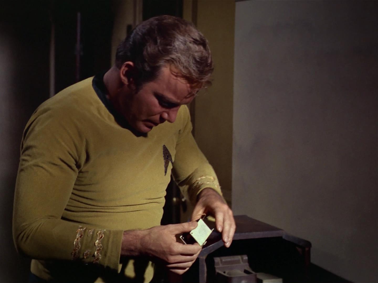 ariane179254_StarTrek_2x17_APieceOfTheAction_1481.jpg