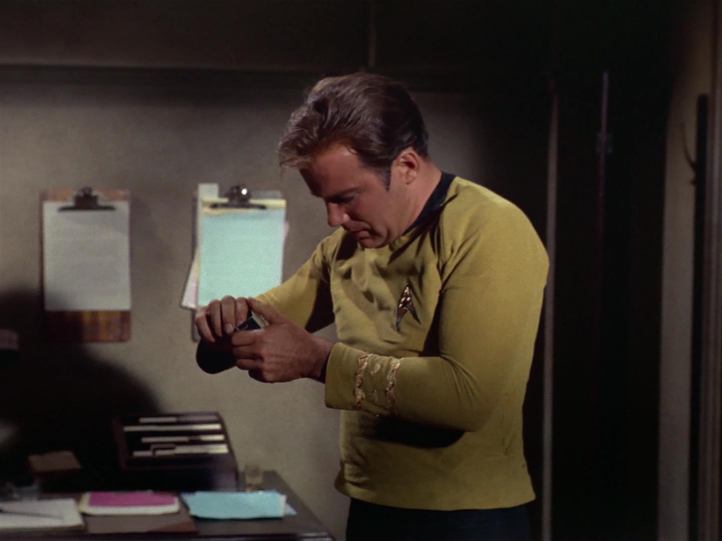 ariane179254_StarTrek_2x17_APieceOfTheAction_1485.jpg