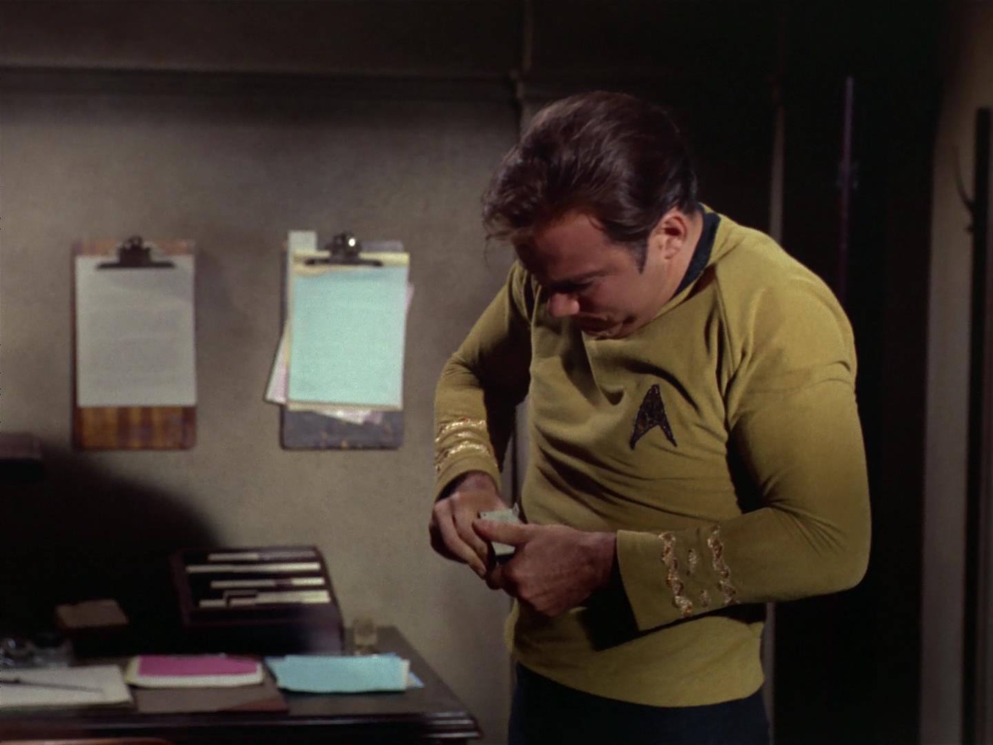 ariane179254_StarTrek_2x17_APieceOfTheAction_1487.jpg