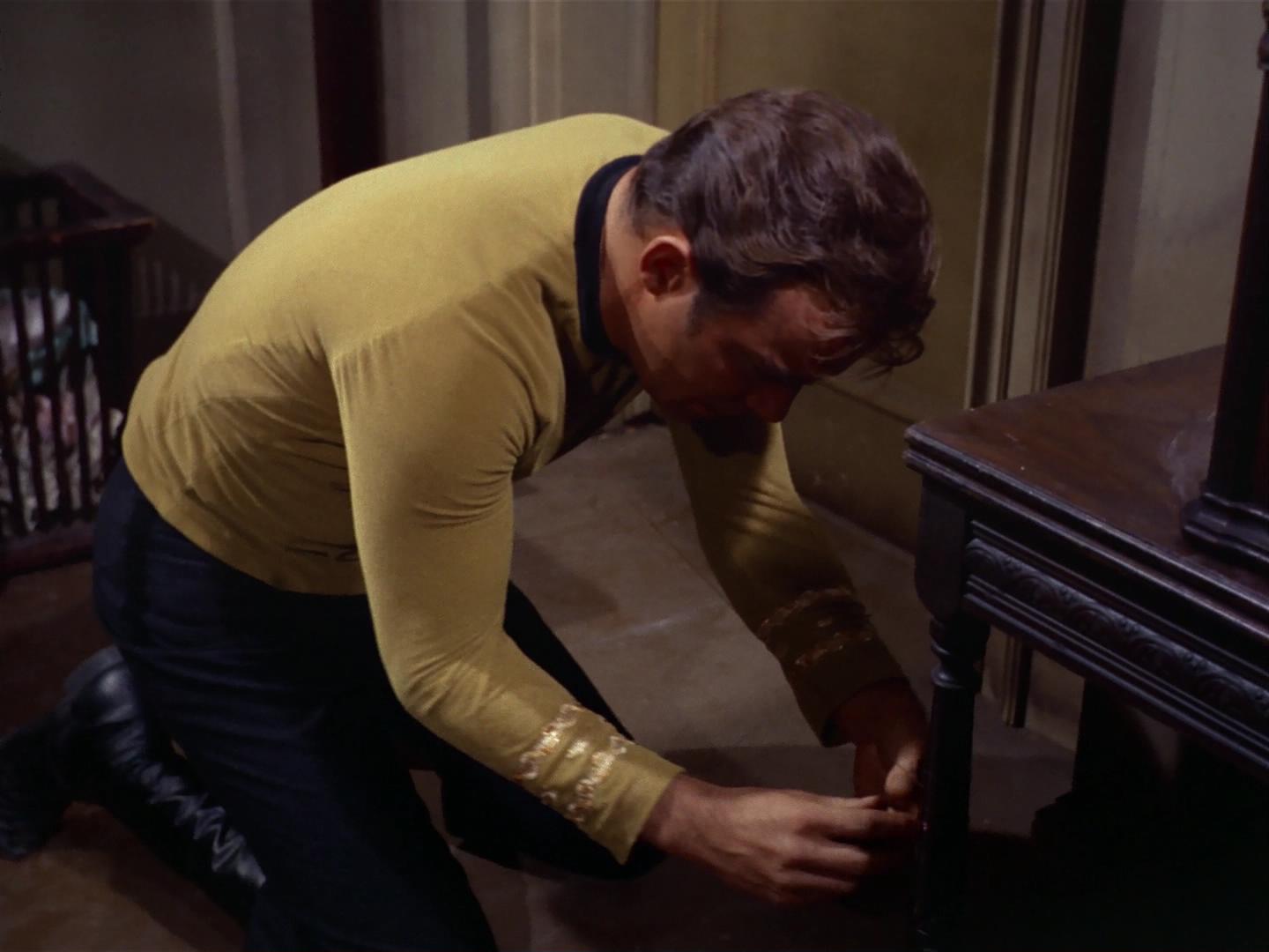 ariane179254_StarTrek_2x17_APieceOfTheAction_1610.jpg