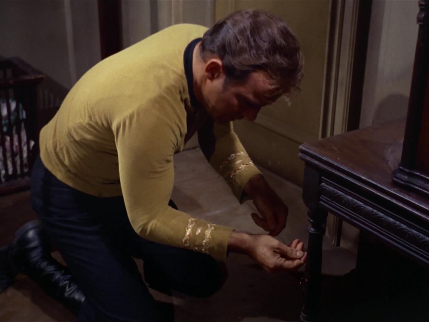 ariane179254_StarTrek_2x17_APieceOfTheAction_1614.jpg