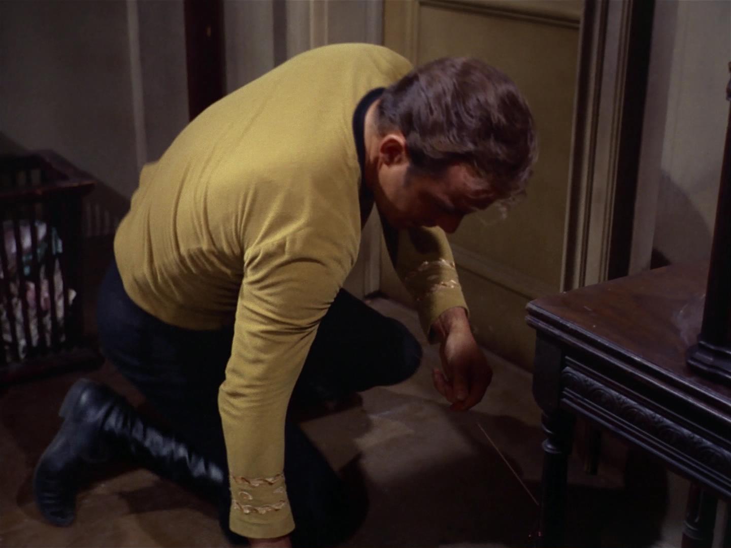 ariane179254_StarTrek_2x17_APieceOfTheAction_1615.jpg