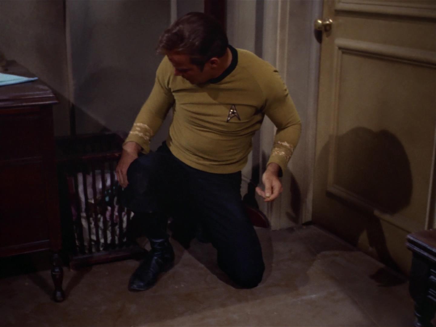 ariane179254_StarTrek_2x17_APieceOfTheAction_1618.jpg