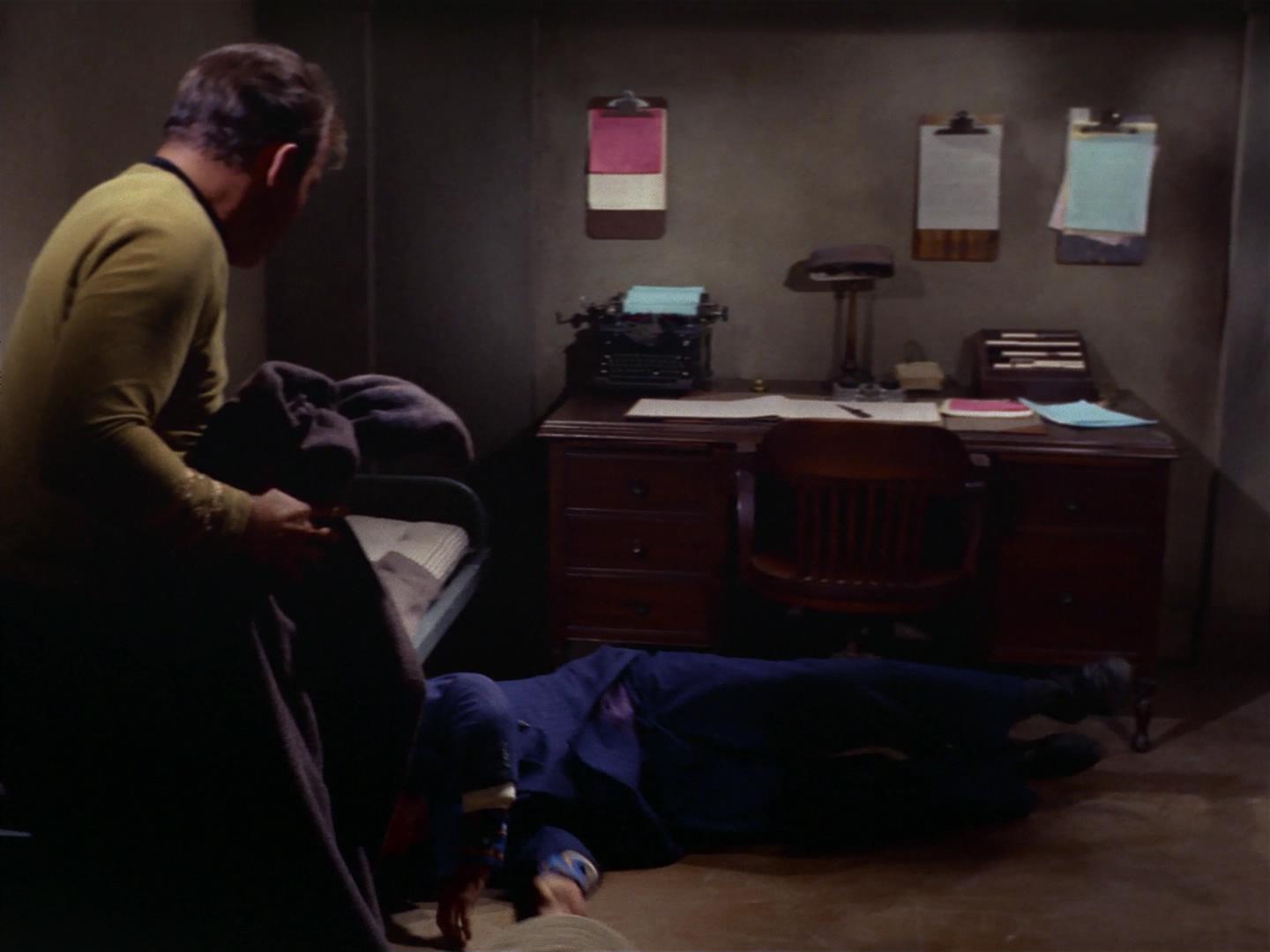 ariane179254_StarTrek_2x17_APieceOfTheAction_1638.jpg