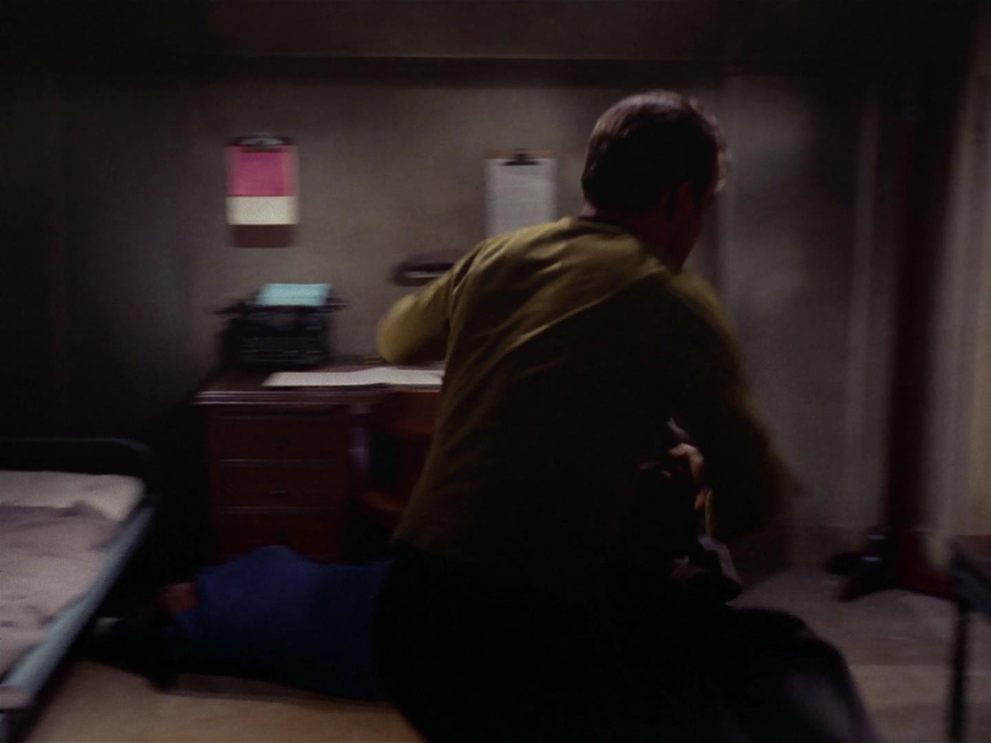 ariane179254_StarTrek_2x17_APieceOfTheAction_1641.jpg