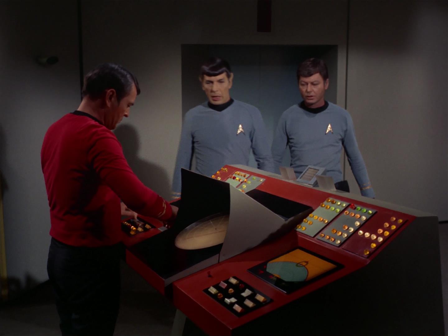 ariane179254_StarTrek_2x17_APieceOfTheAction_1659.jpg