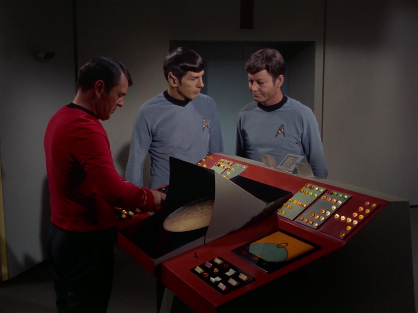 ariane179254_StarTrek_2x17_APieceOfTheAction_1667.jpg