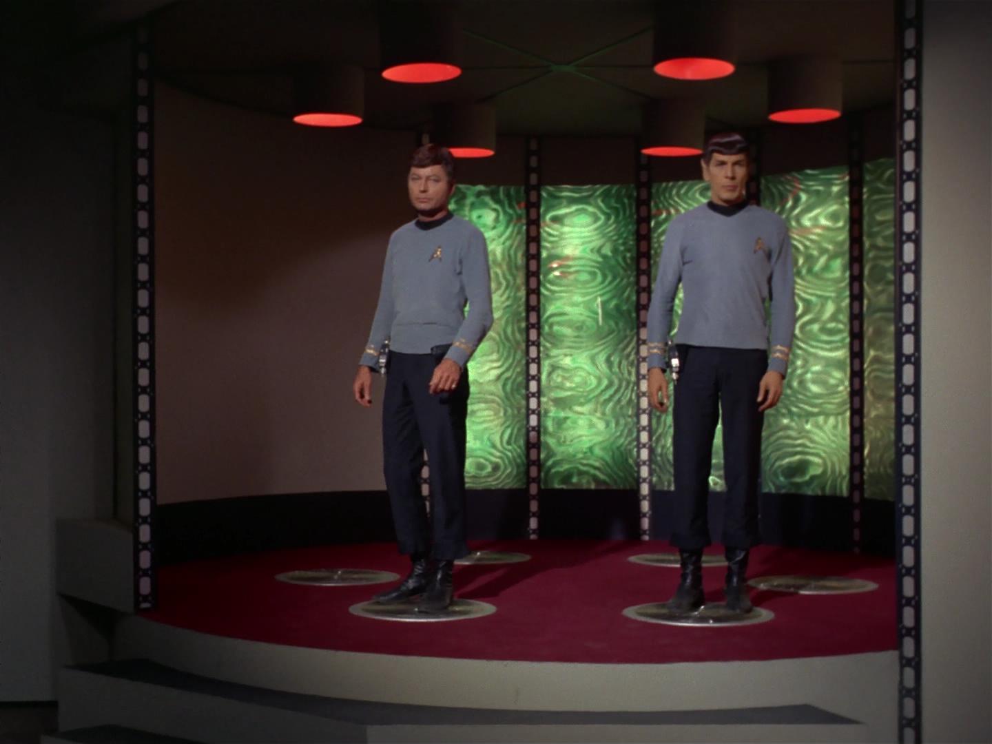 ariane179254_StarTrek_2x17_APieceOfTheAction_1674.jpg