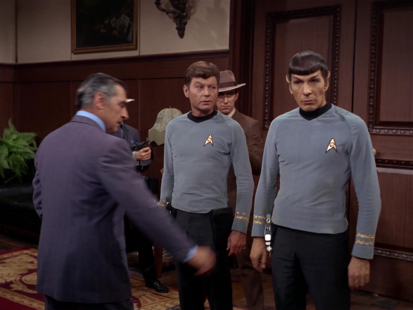 ariane179254_StarTrek_2x17_APieceOfTheAction_1722.jpg