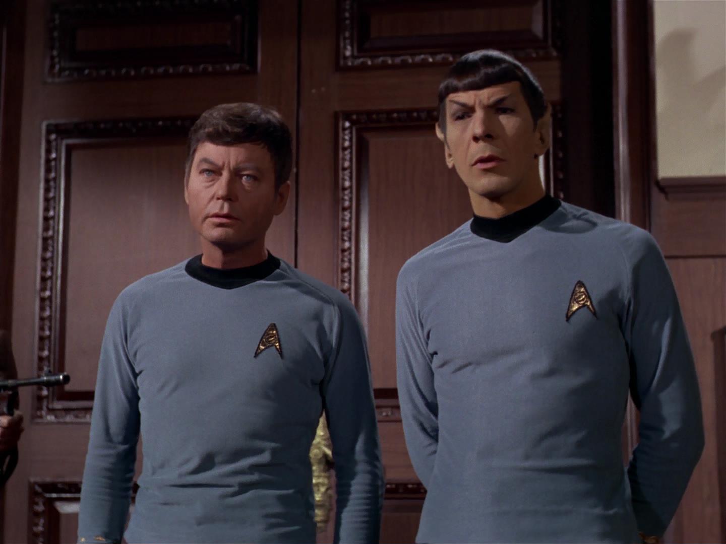 ariane179254_StarTrek_2x17_APieceOfTheAction_1742.jpg