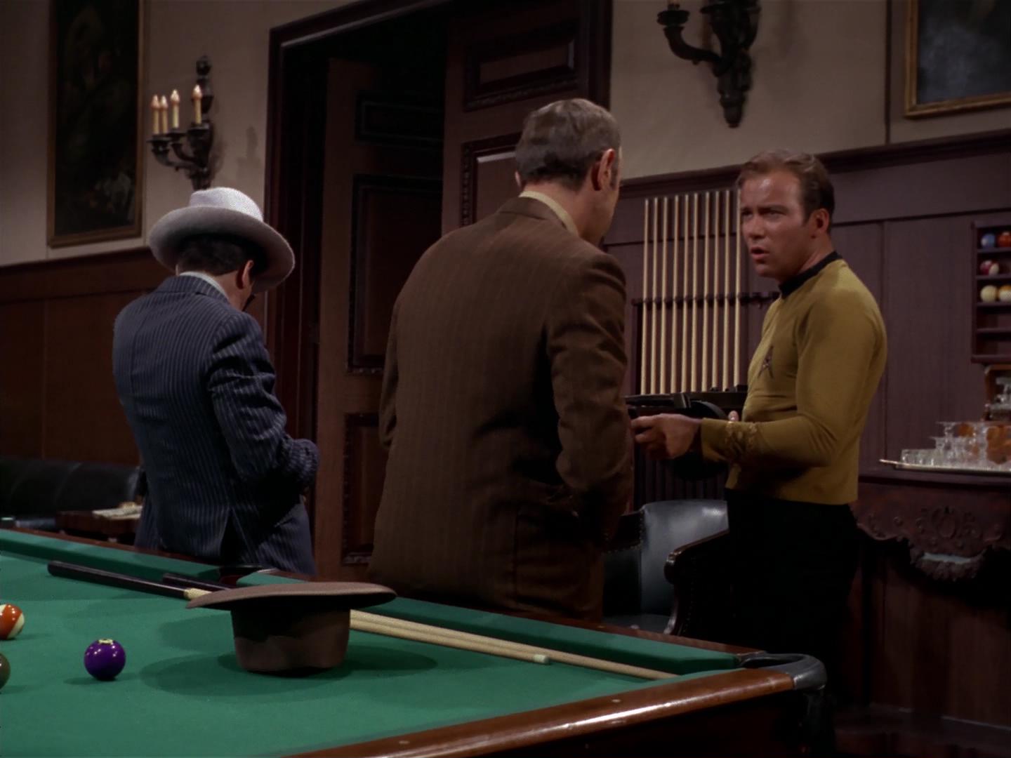 ariane179254_StarTrek_2x17_APieceOfTheAction_1834.jpg
