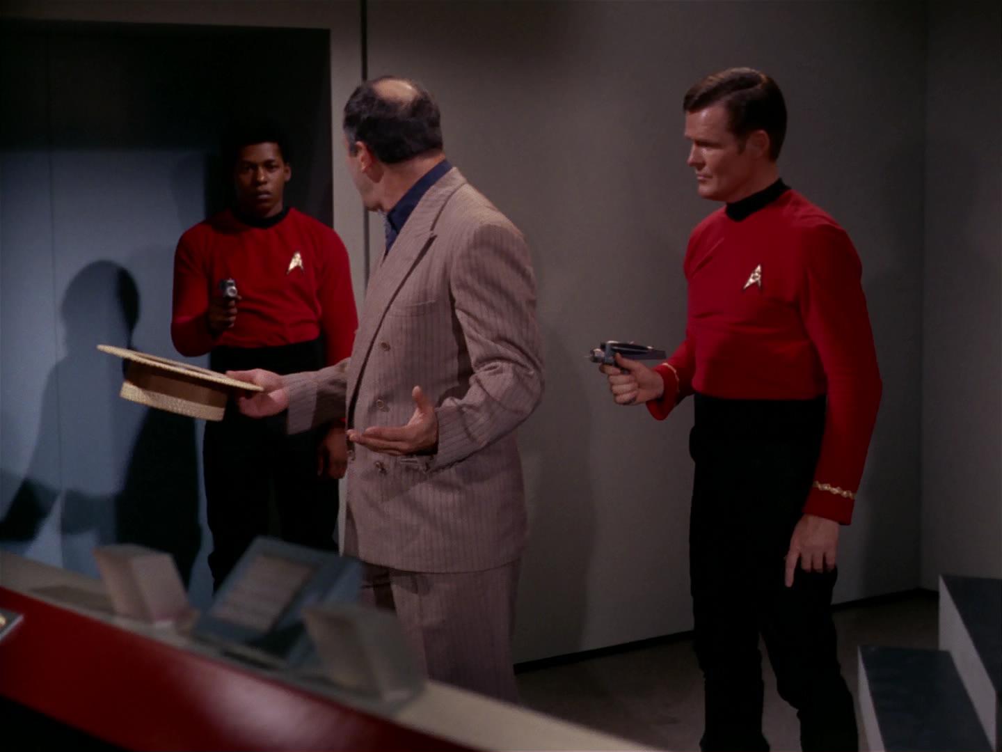 ariane179254_StarTrek_2x17_APieceOfTheAction_2496.jpg