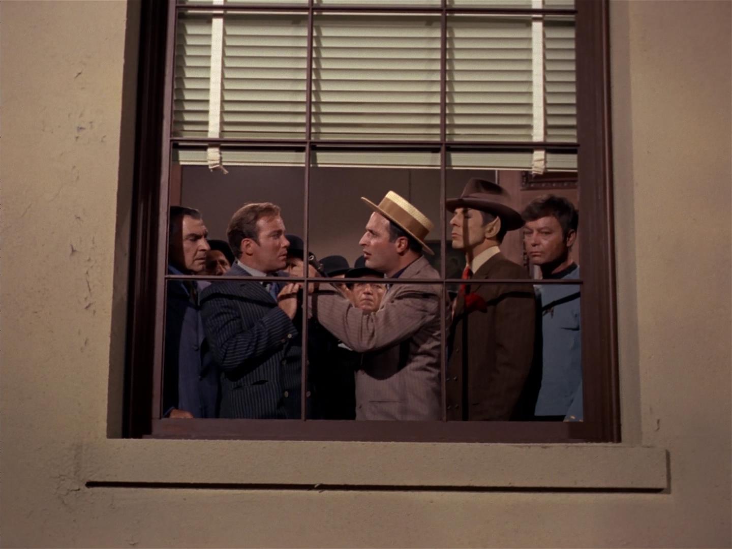 ariane179254_StarTrek_2x17_APieceOfTheAction_2983.jpg