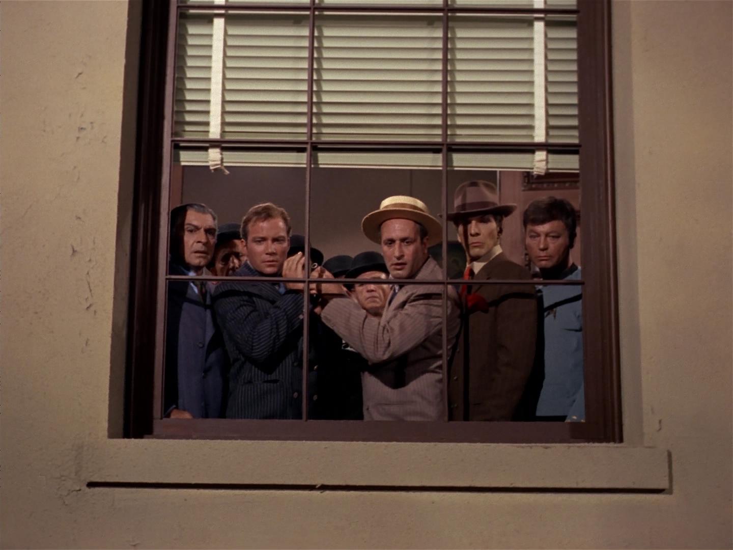ariane179254_StarTrek_2x17_APieceOfTheAction_2986.jpg