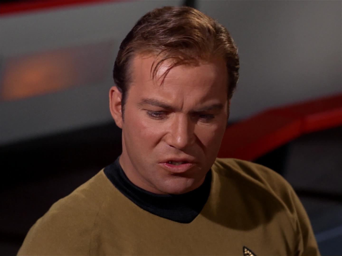 ariane179254_StarTrek_2x17_APieceOfTheAction_3154.jpg