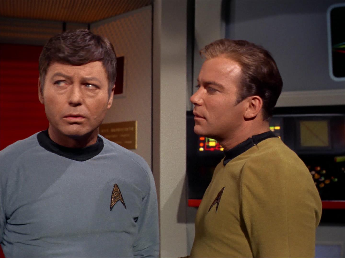 ariane179254_StarTrek_2x17_APieceOfTheAction_3180.jpg