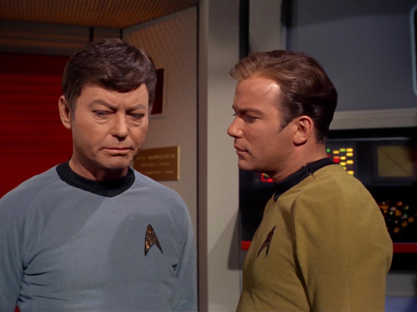 ariane179254_StarTrek_2x17_APieceOfTheAction_3182.jpg