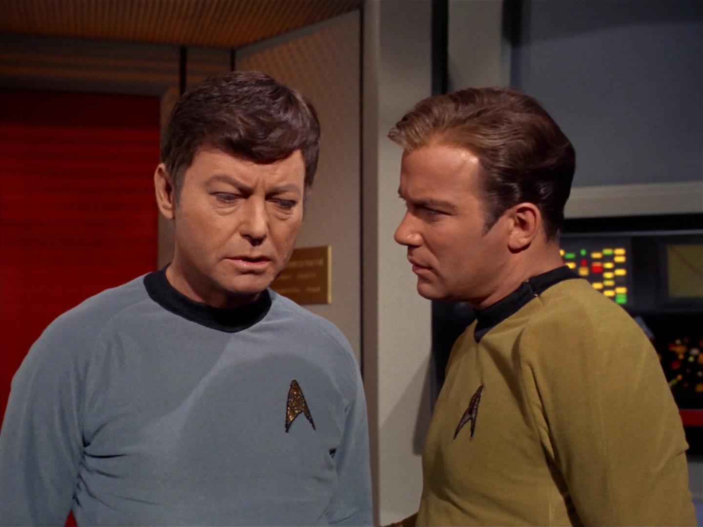 ariane179254_StarTrek_2x17_APieceOfTheAction_3195.jpg