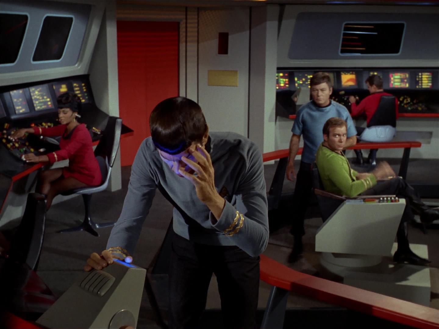 ariane179254_StarTrek_2x18_TheImmunitySyndrome_0052.jpg