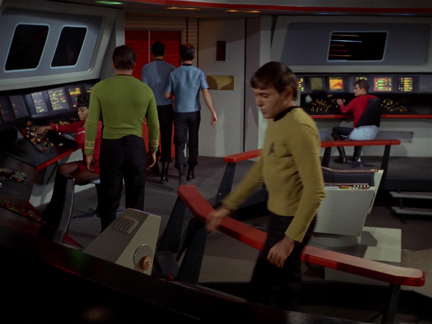ariane179254_StarTrek_2x18_TheImmunitySyndrome_0101.jpg