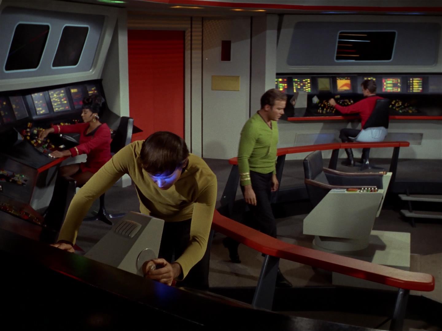 ariane179254_StarTrek_2x18_TheImmunitySyndrome_0110.jpg