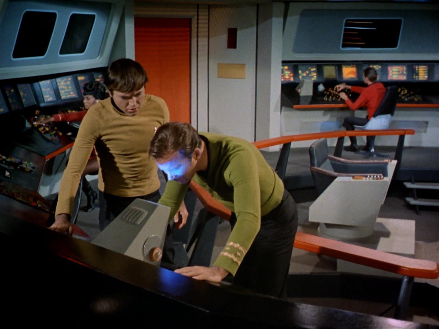 ariane179254_StarTrek_2x18_TheImmunitySyndrome_0170.jpg