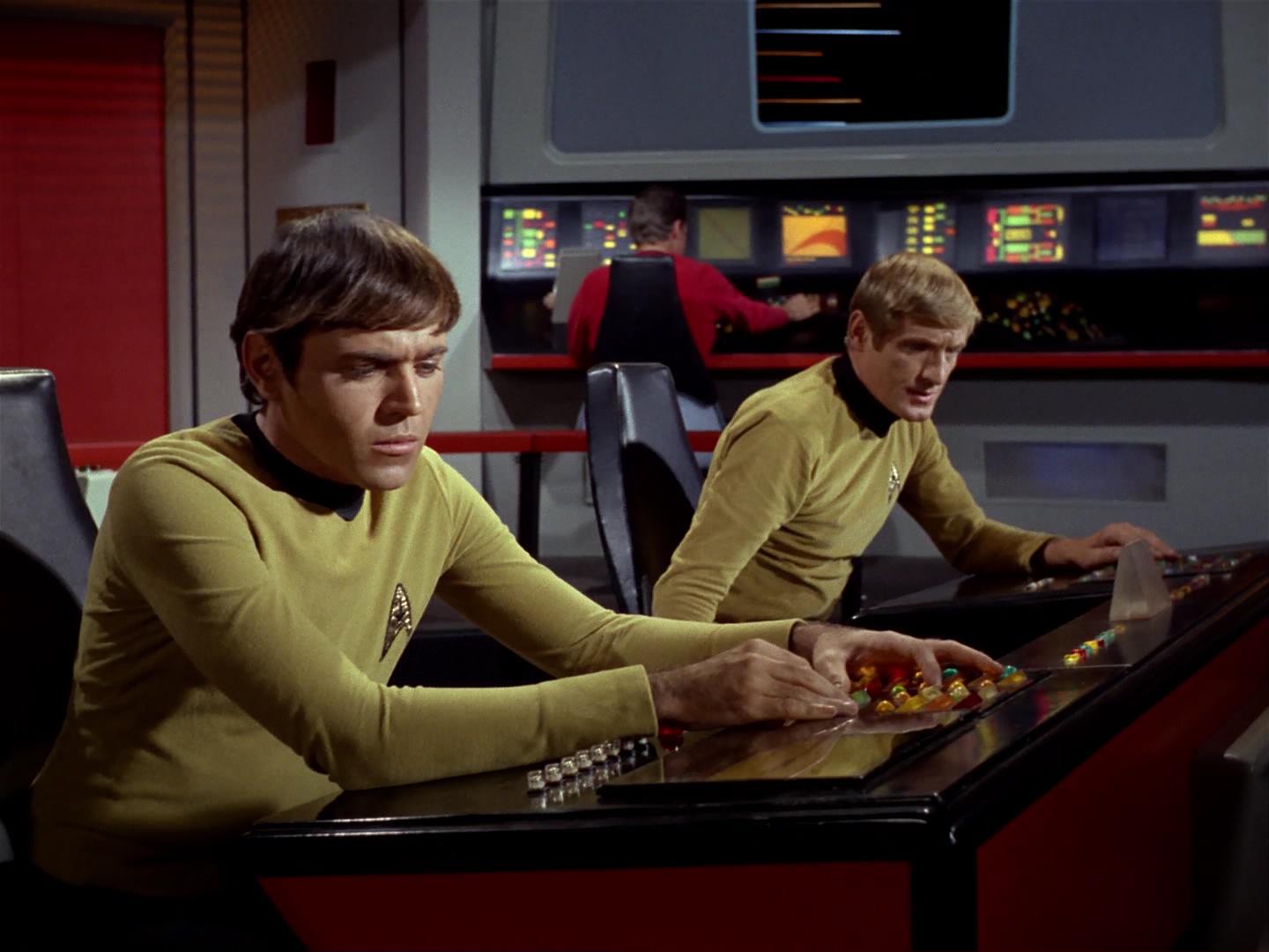 ariane179254_StarTrek_2x18_TheImmunitySyndrome_0406.jpg