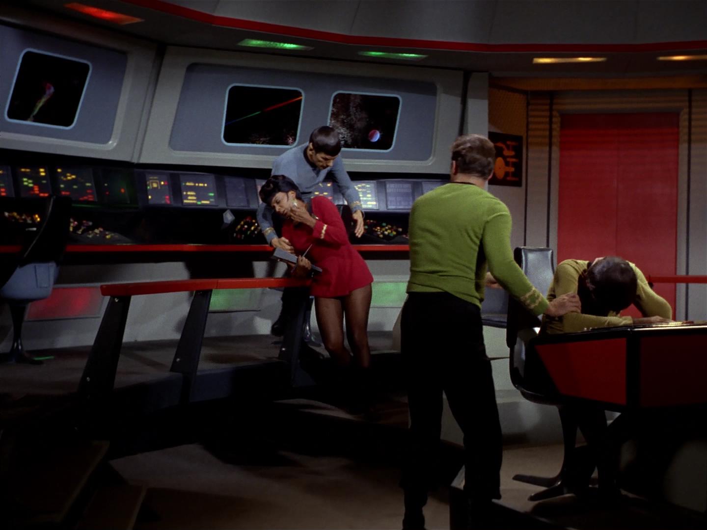 ariane179254_StarTrek_2x18_TheImmunitySyndrome_0522.jpg