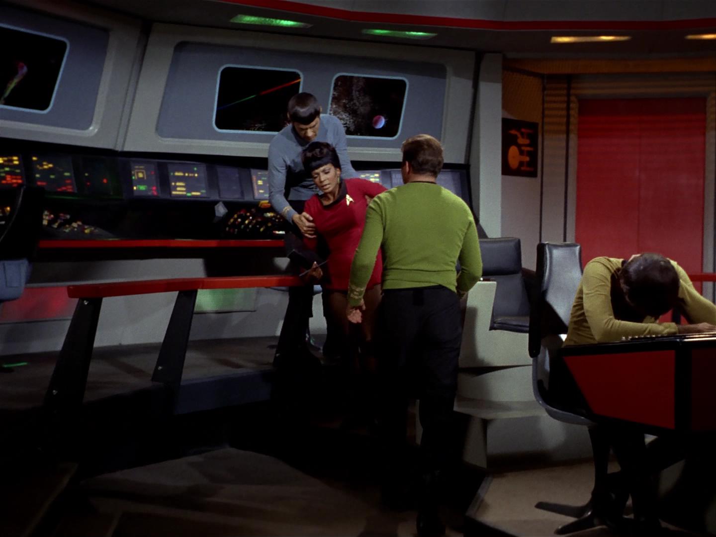 ariane179254_StarTrek_2x18_TheImmunitySyndrome_0524.jpg