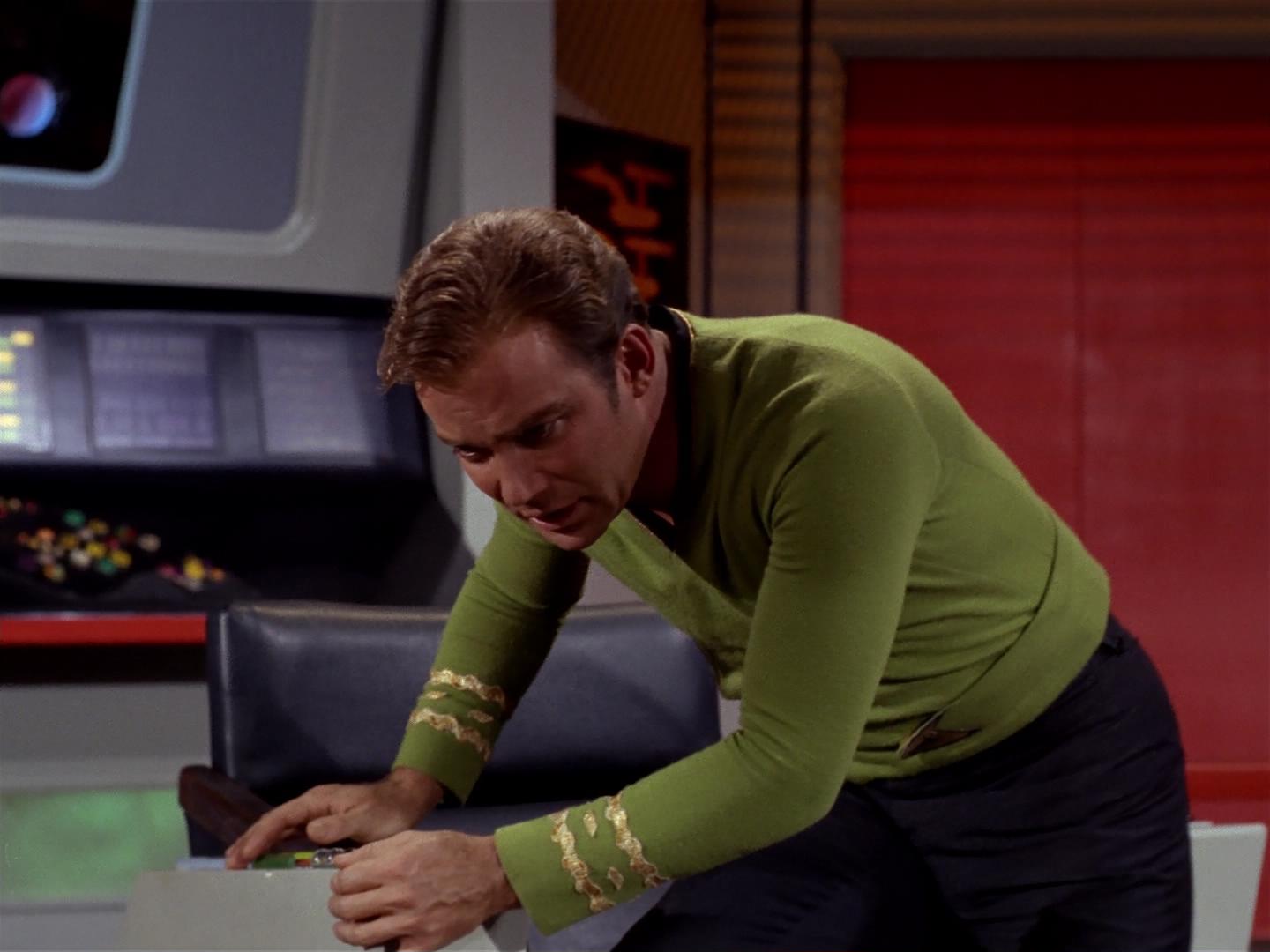 ariane179254_StarTrek_2x18_TheImmunitySyndrome_0795.jpg