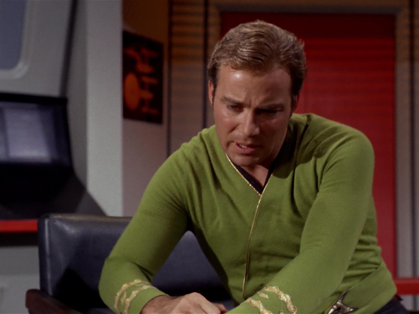 ariane179254_StarTrek_2x18_TheImmunitySyndrome_0803.jpg