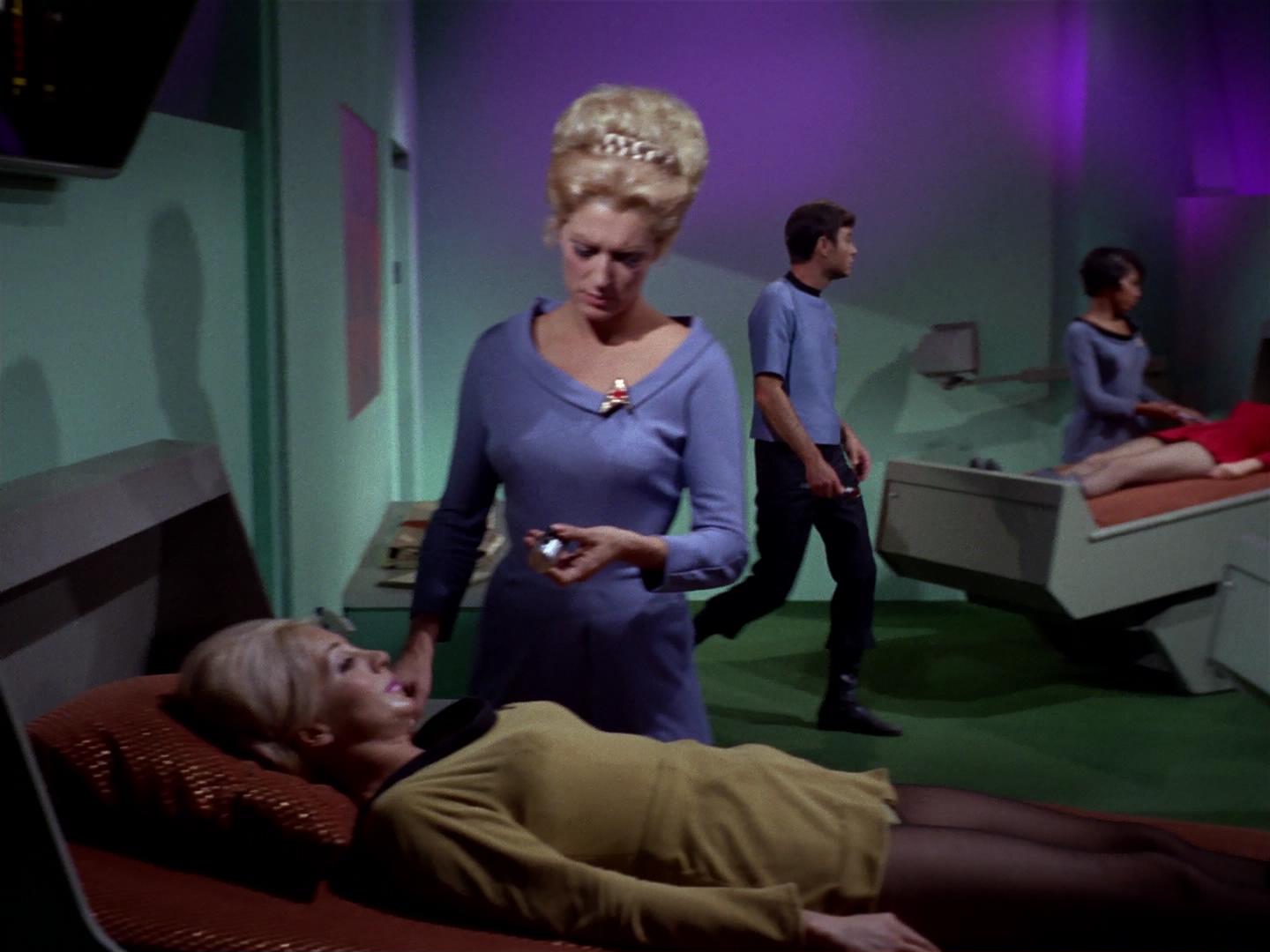 ariane179254_StarTrek_2x18_TheImmunitySyndrome_0975.jpg