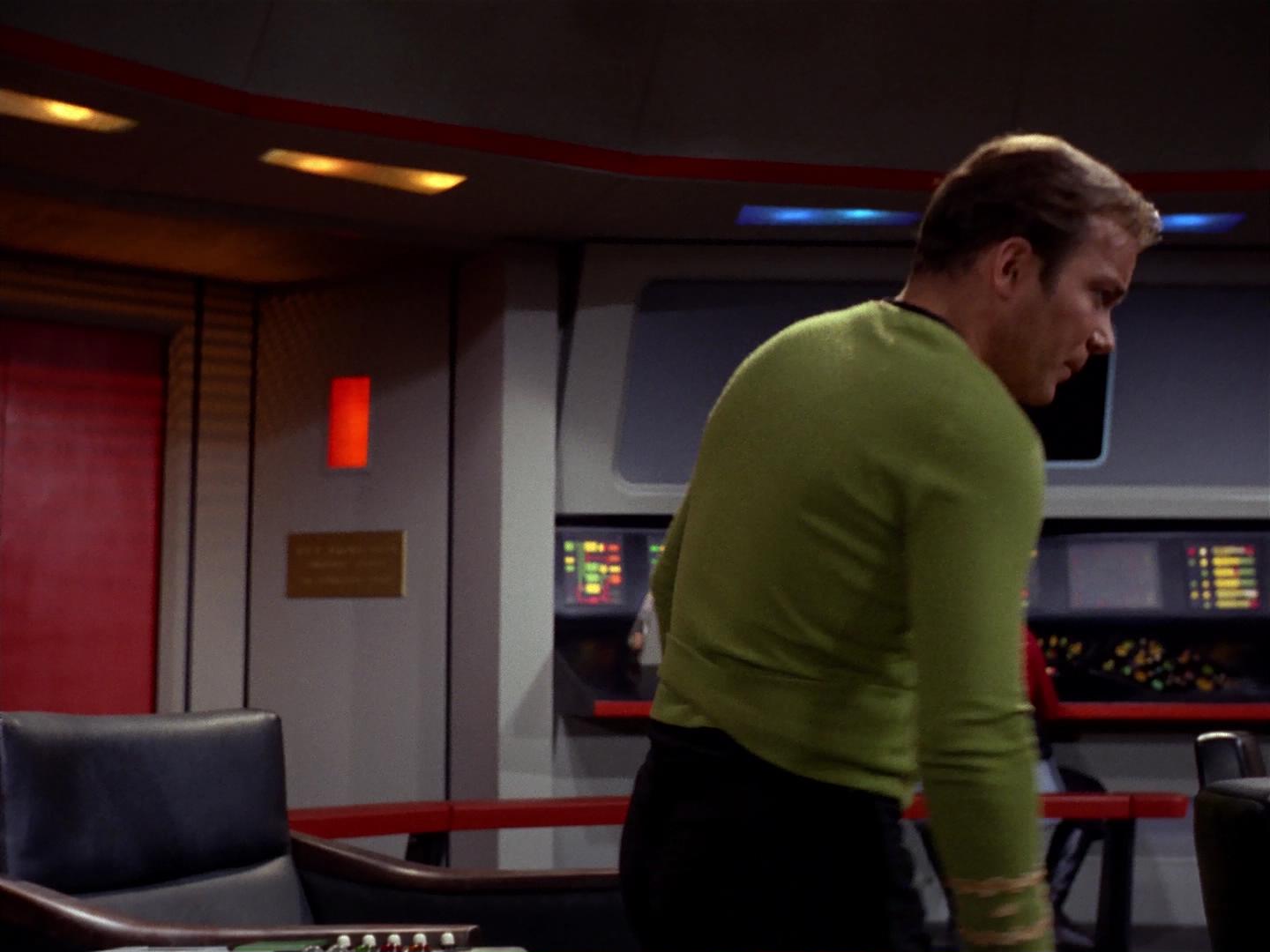 ariane179254_StarTrek_2x18_TheImmunitySyndrome_0991.jpg