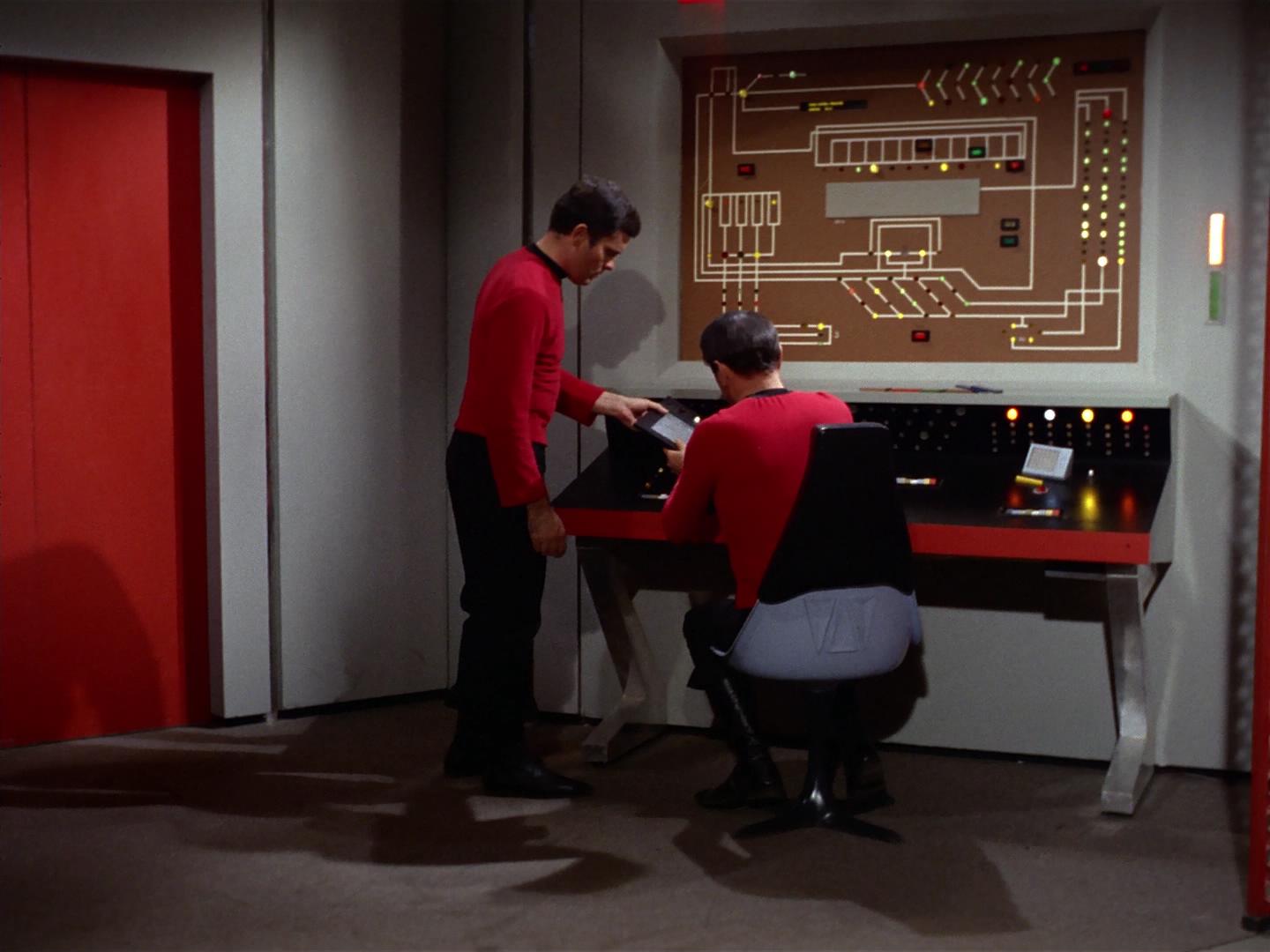 ariane179254_StarTrek_2x18_TheImmunitySyndrome_1033.jpg