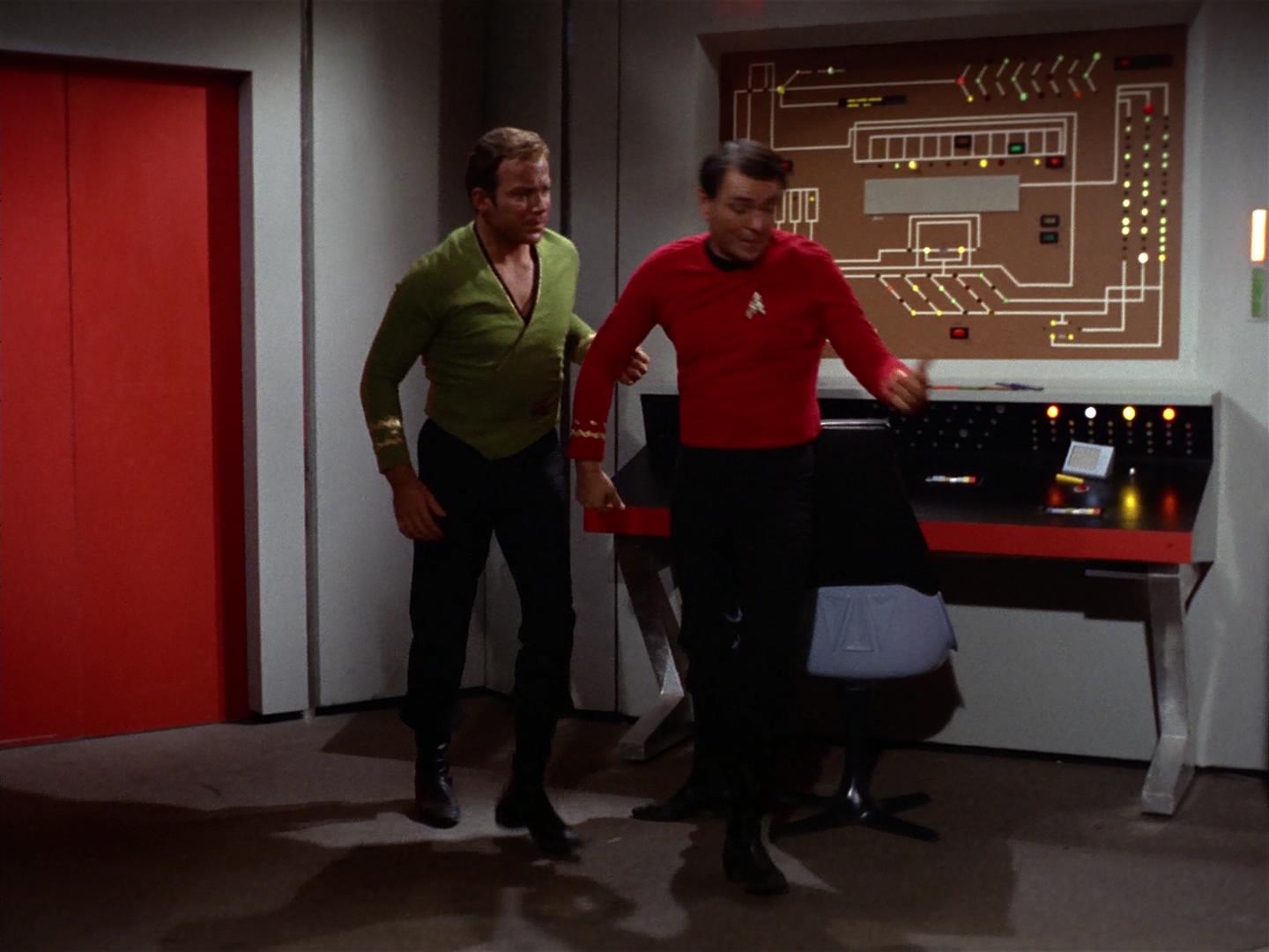 ariane179254_StarTrek_2x18_TheImmunitySyndrome_1053.jpg