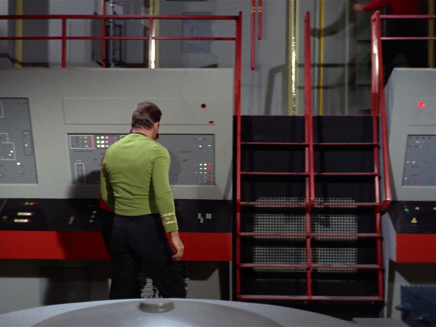 ariane179254_StarTrek_2x18_TheImmunitySyndrome_1056.jpg