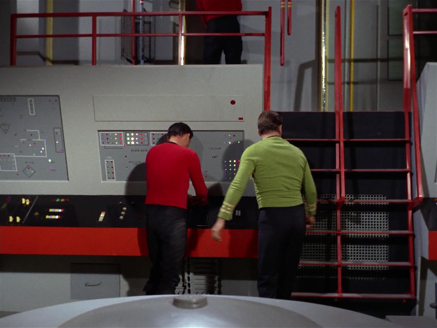 ariane179254_StarTrek_2x18_TheImmunitySyndrome_1064.jpg