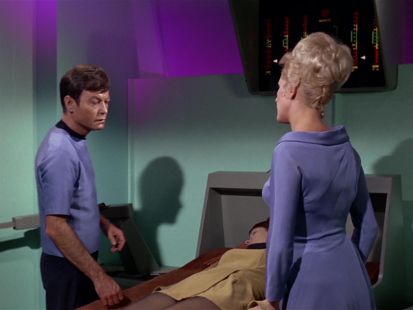 ariane179254_StarTrek_2x18_TheImmunitySyndrome_1097.jpg