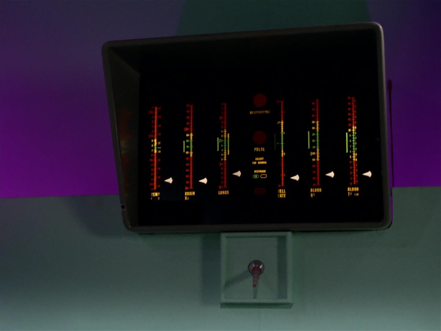 ariane179254_StarTrek_2x18_TheImmunitySyndrome_1104.jpg