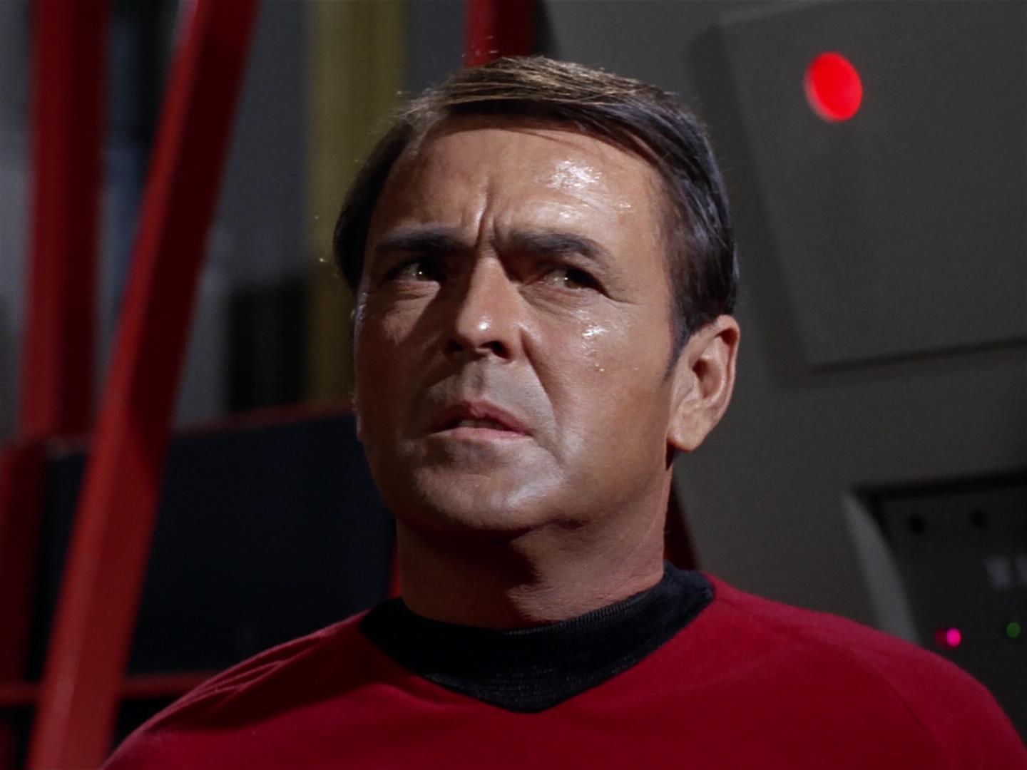 ariane179254_StarTrek_2x18_TheImmunitySyndrome_1111.jpg